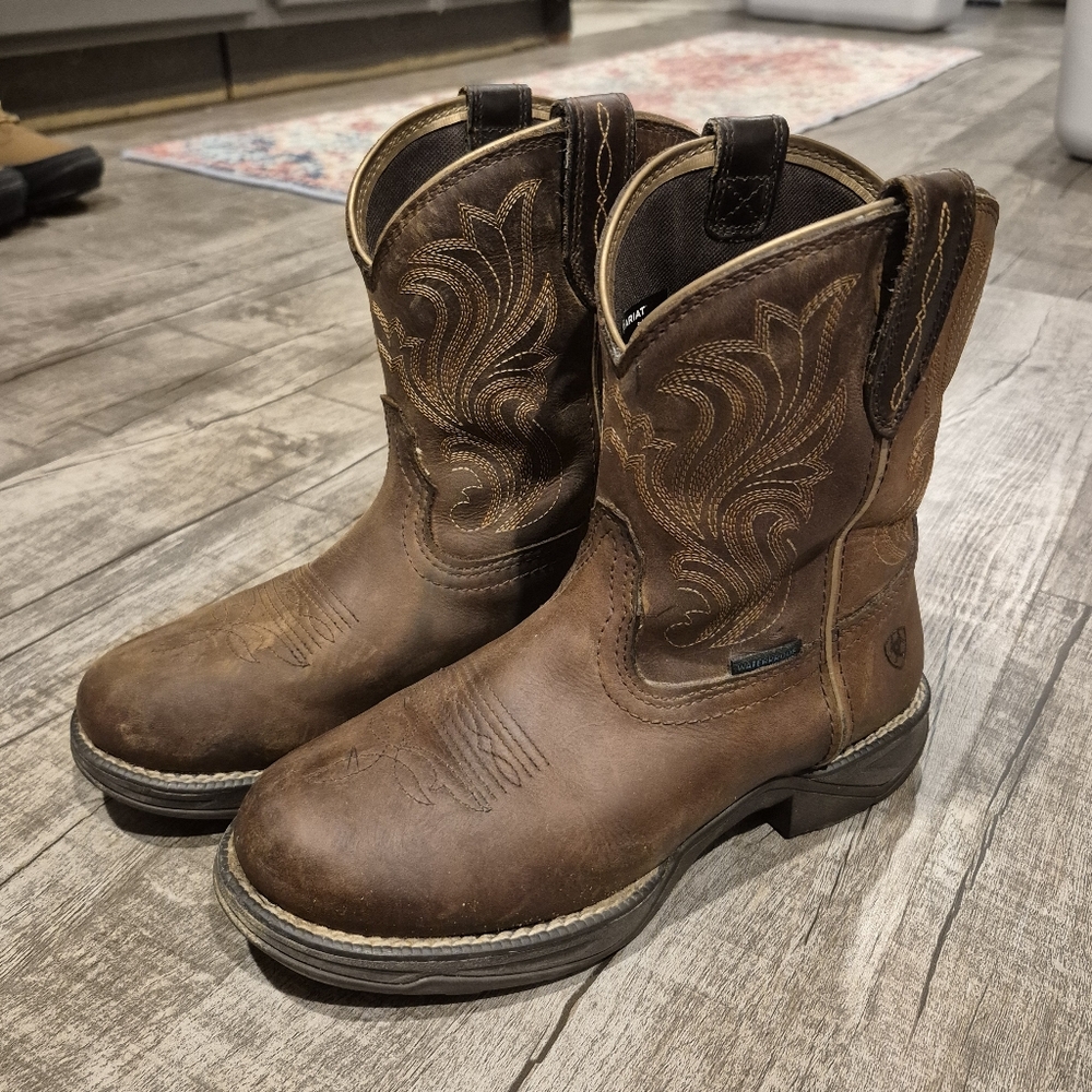 Ariat Anthem Round Toe Shortie Womens Western Leather Boot Size 8B